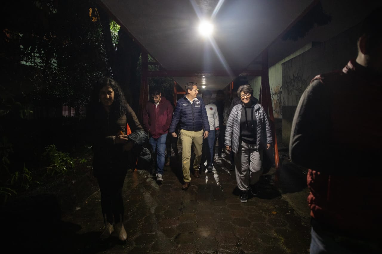 Renuevan alumbrado público para fortalecer la seguridad en Tlatelolco