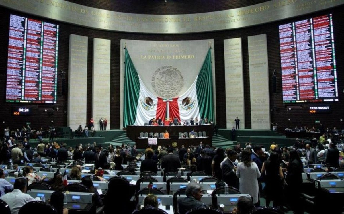 Diputados declaran constitucional revocación de mandato y consulta popular