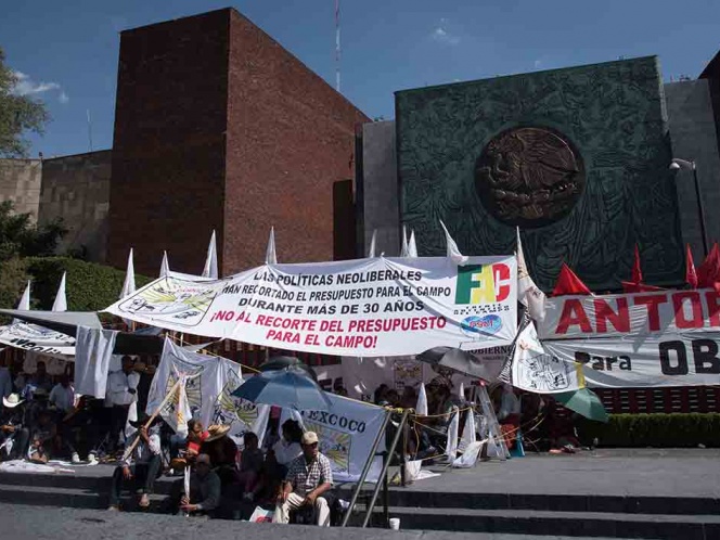 Diputados se reúnen en hotel de Reforma; se trasladarán a sede alterna