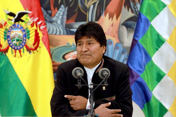 Acepta Evo Morales asilo político en México