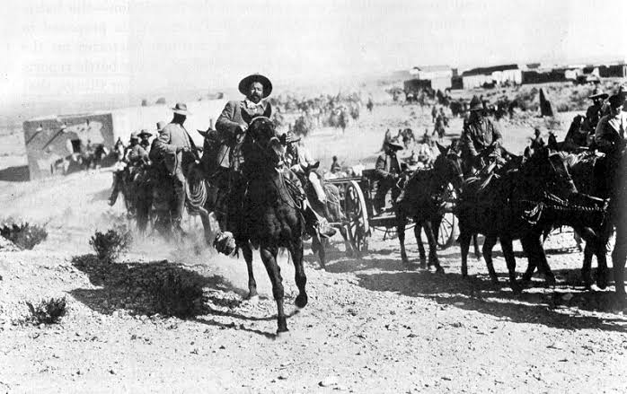 Vámonos con Pancho Villa una crónica épica e íntima de la Revolución Mexicana