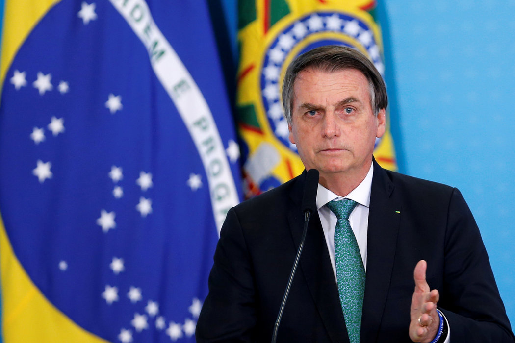 Jair Bolsonaro cae en su baño y lo hospitalizan