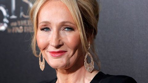 Por este tuit acusan de transfobia a J.K. Rowling, autora de Harry Potter
