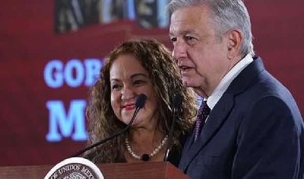 Defiende AMLO a Sanjuana Martínez tras acusaciones de Estados Unidos