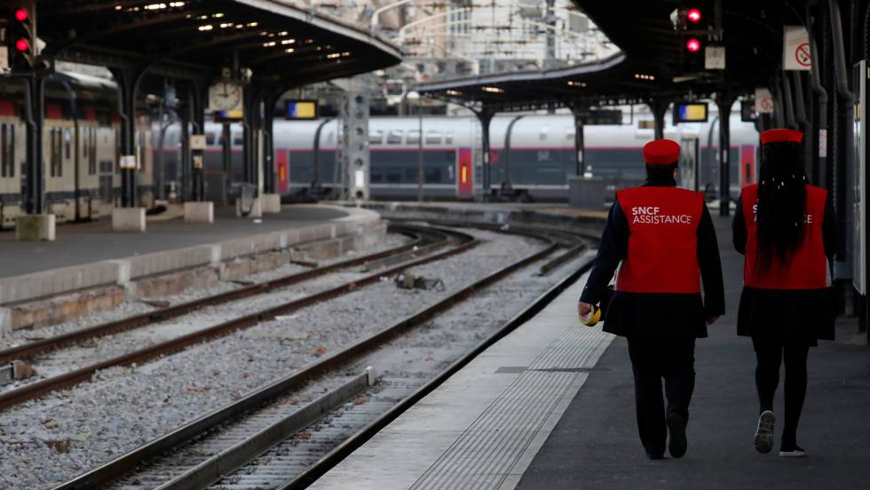 Enfrenta Francia su octavo día de huelgas