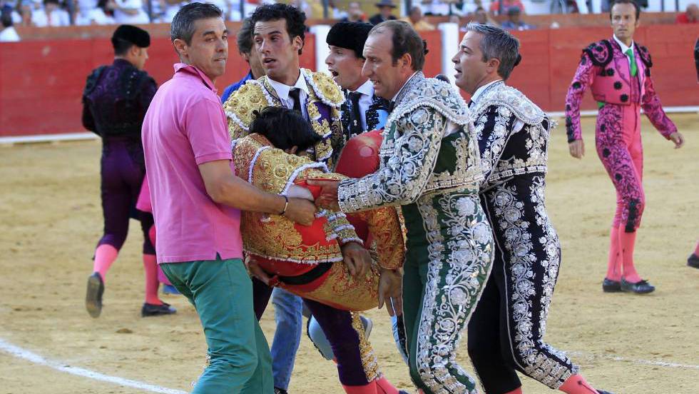Muere el torero Víctor Barrio tras sufrir una cornada en la plaza de toros de Teruel