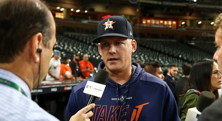 Directivos de los Astros de Houston suspendidos por hacer trampa para ganar serie mundial