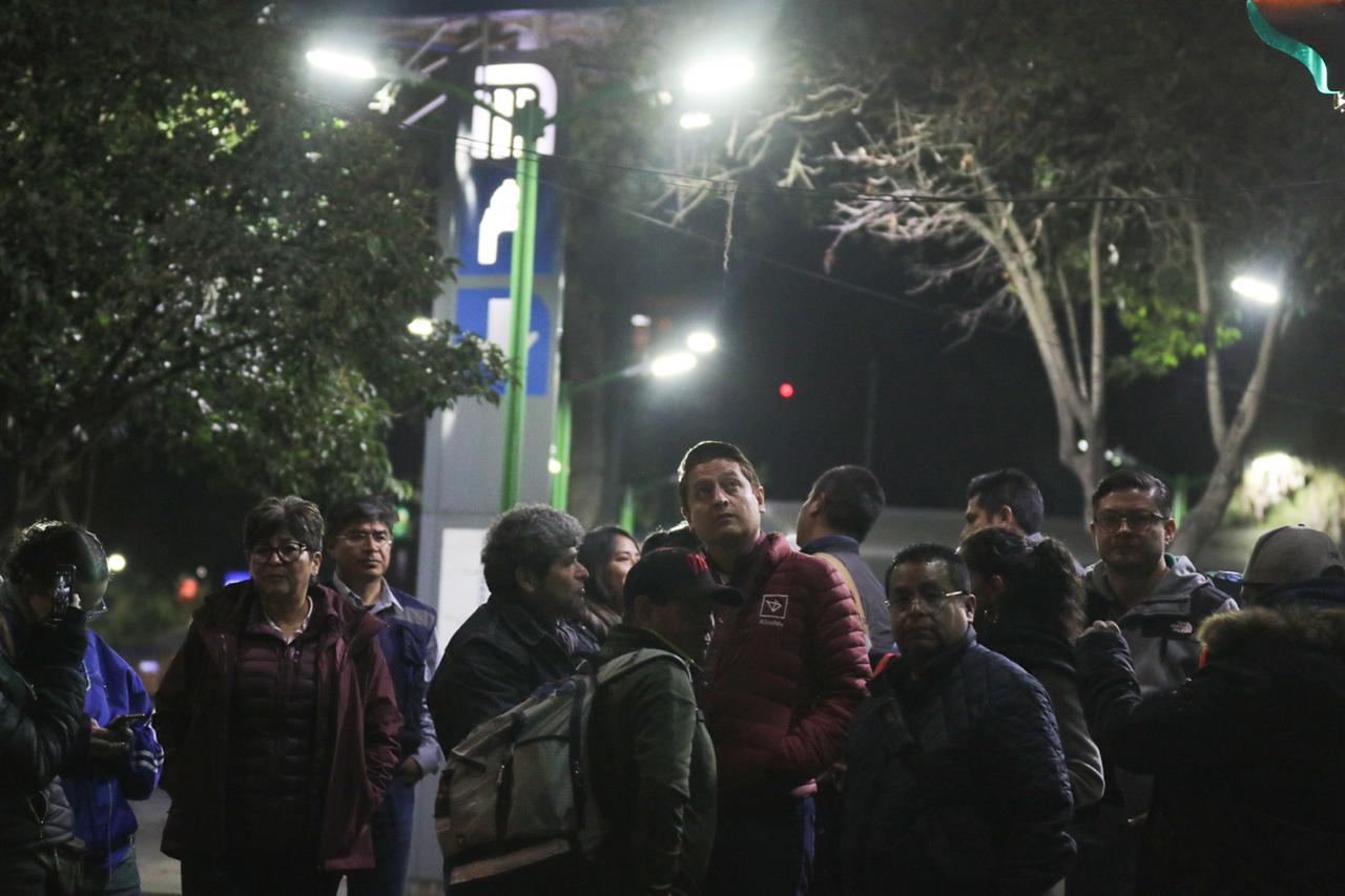 Alcaldía Cuauhtémoc rehabilitan alumbrado público en accesos al Metro