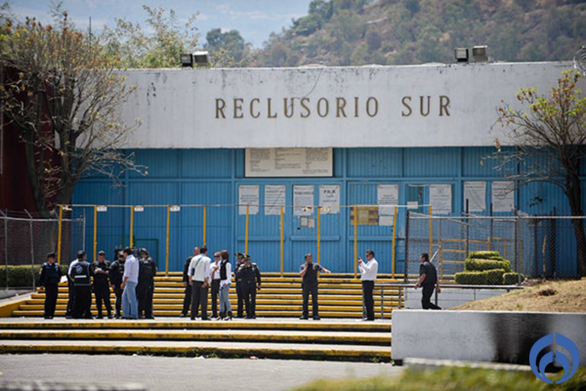 Se fugan 3 reos del Reclusorio Sur; tenían órdenes de extradición a EU