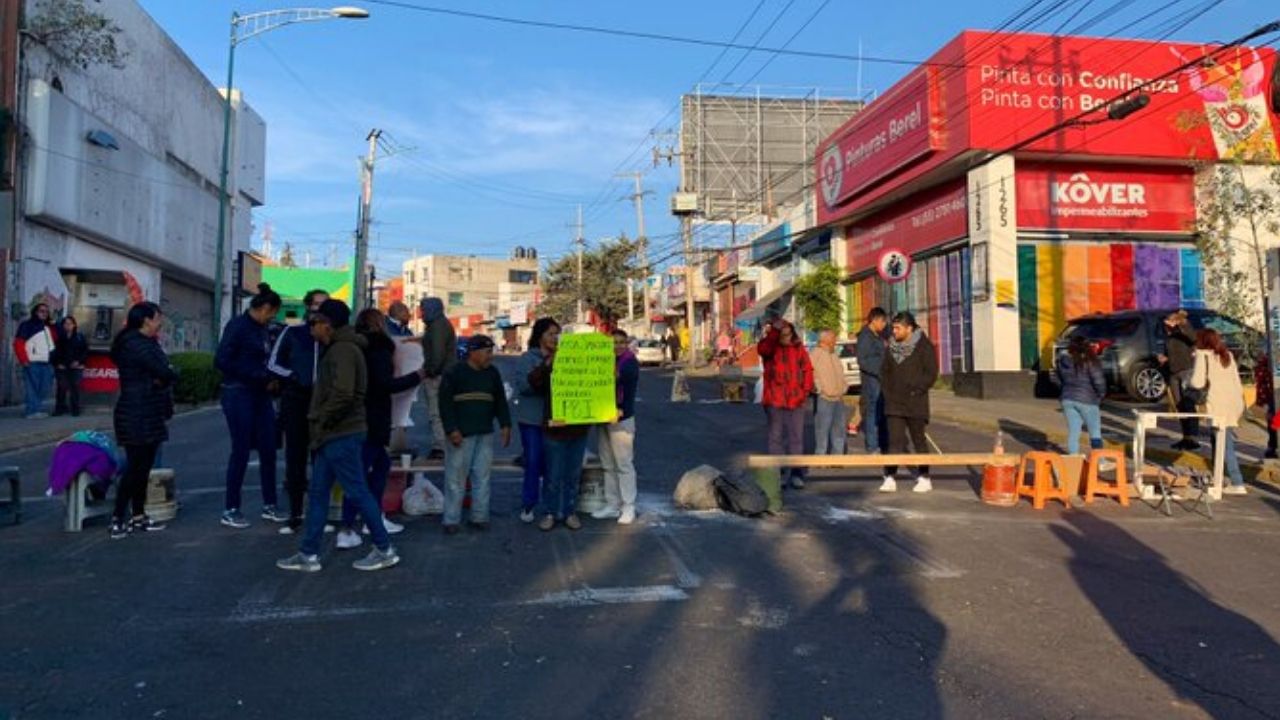 Por inseguridad, habitantes de Álvaro Obregón bloquean calzada Las Águilas