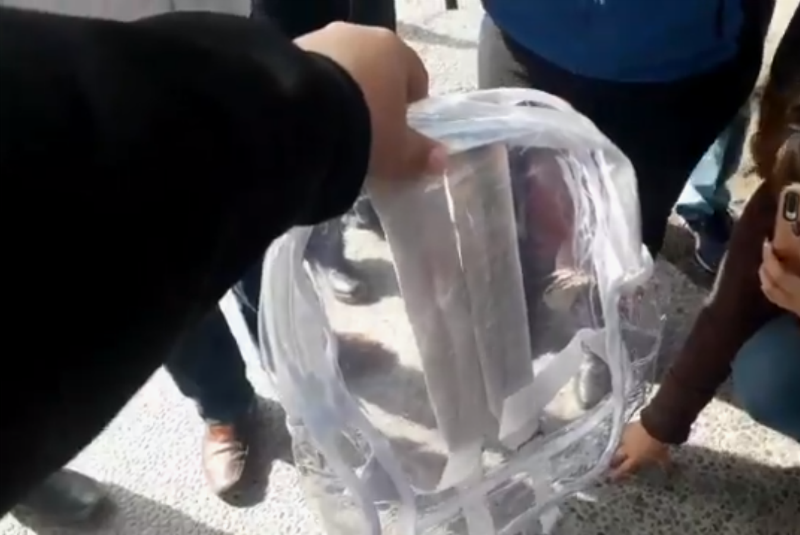 Tras tiroteo, alumnos del Colegio de Cervantes usarán mochilas transparentes