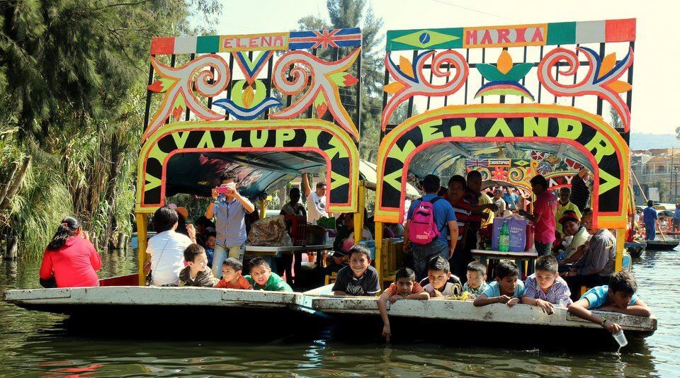 Listas las nuevas reglas para abordar una trajinera en Xochimilco