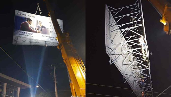 Retiran anuncio espectacular de 5 toneladas en Tlalpan