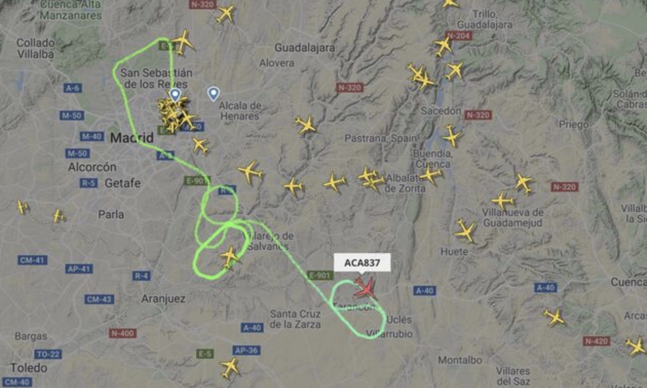 Avión canadiense se prepara para aterrizar de emergencia en el aeropuerto de Madrid