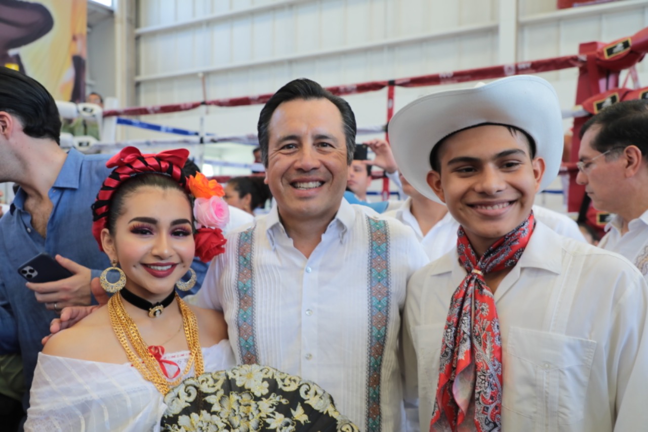 En Coatzacoalcos, inaugura gobernador Cuitláhuac García la primera escuela de formación para el Boxeo