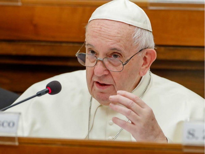 Papa Francisco cierra la puerta a la ordenación de hombres casados