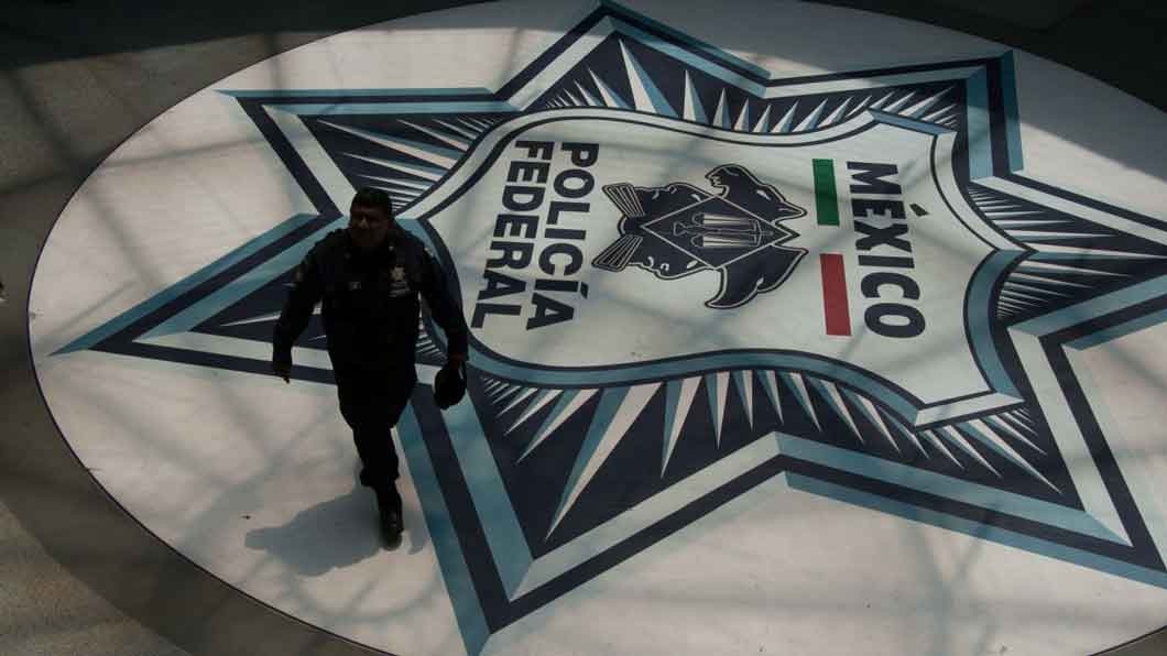 Policías federales protestan en Paseo de la Reforma