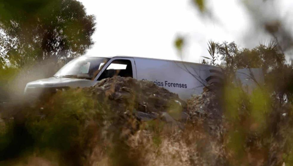 Encuentran fosa clandestina con 10 cuerpos en Michoacán