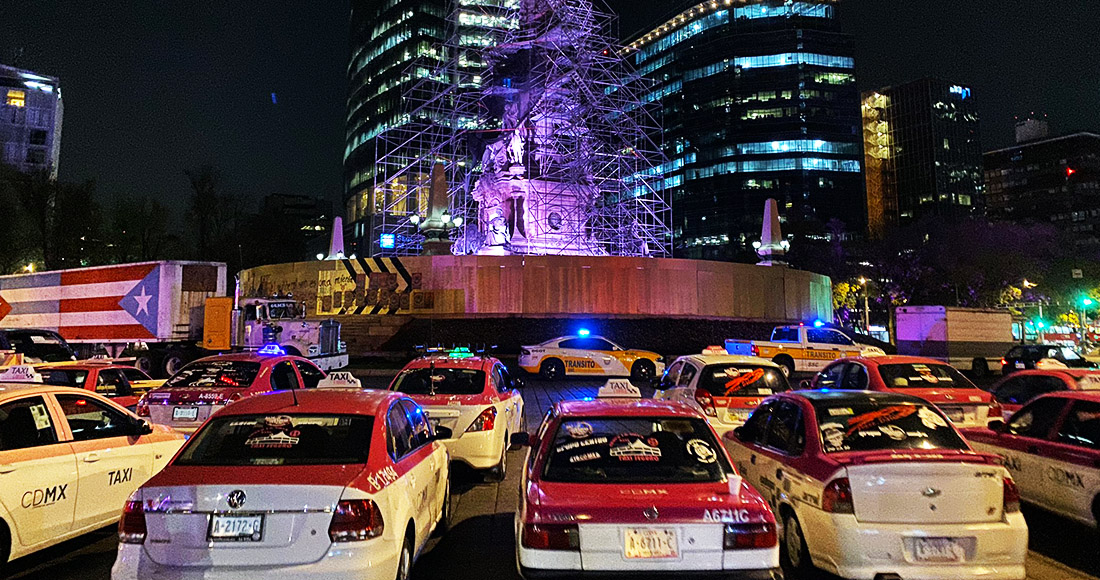 Taxistas desquician la CDMX; marchan contra apps de transporte