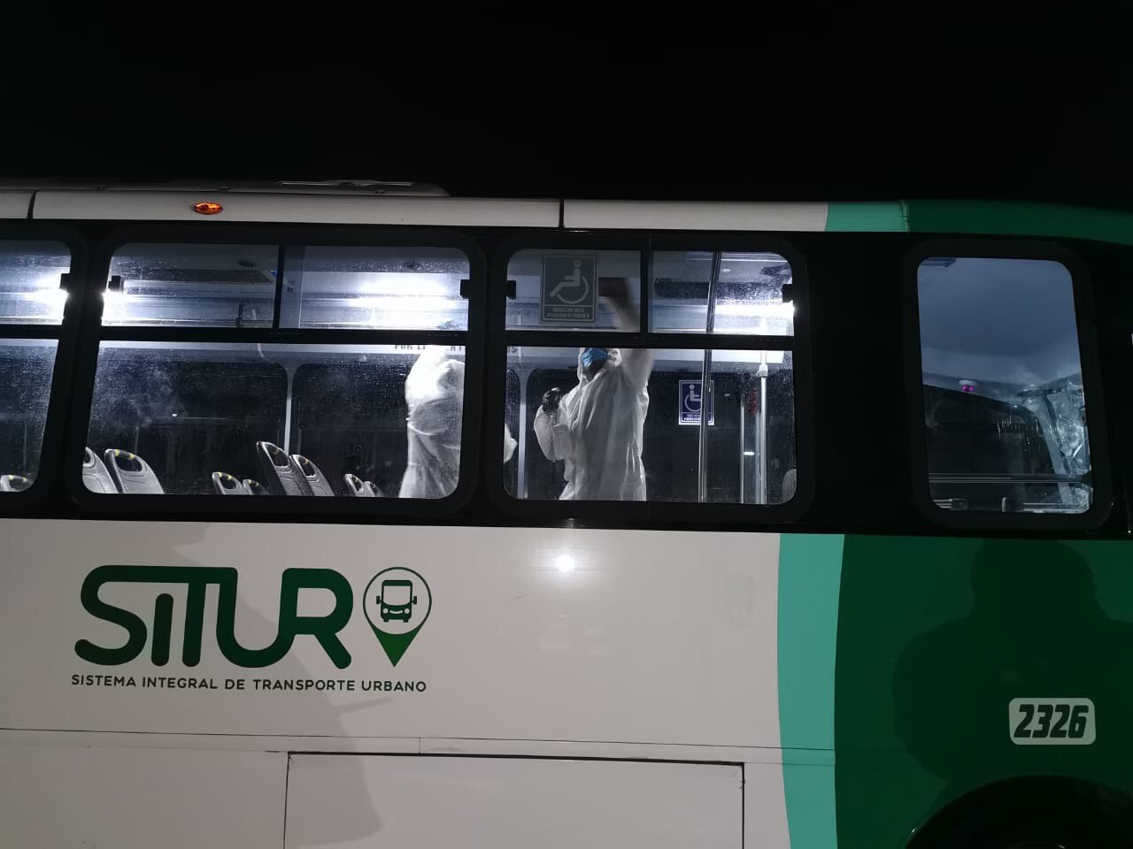 Desinfectan unidades de transporte público en Mérida