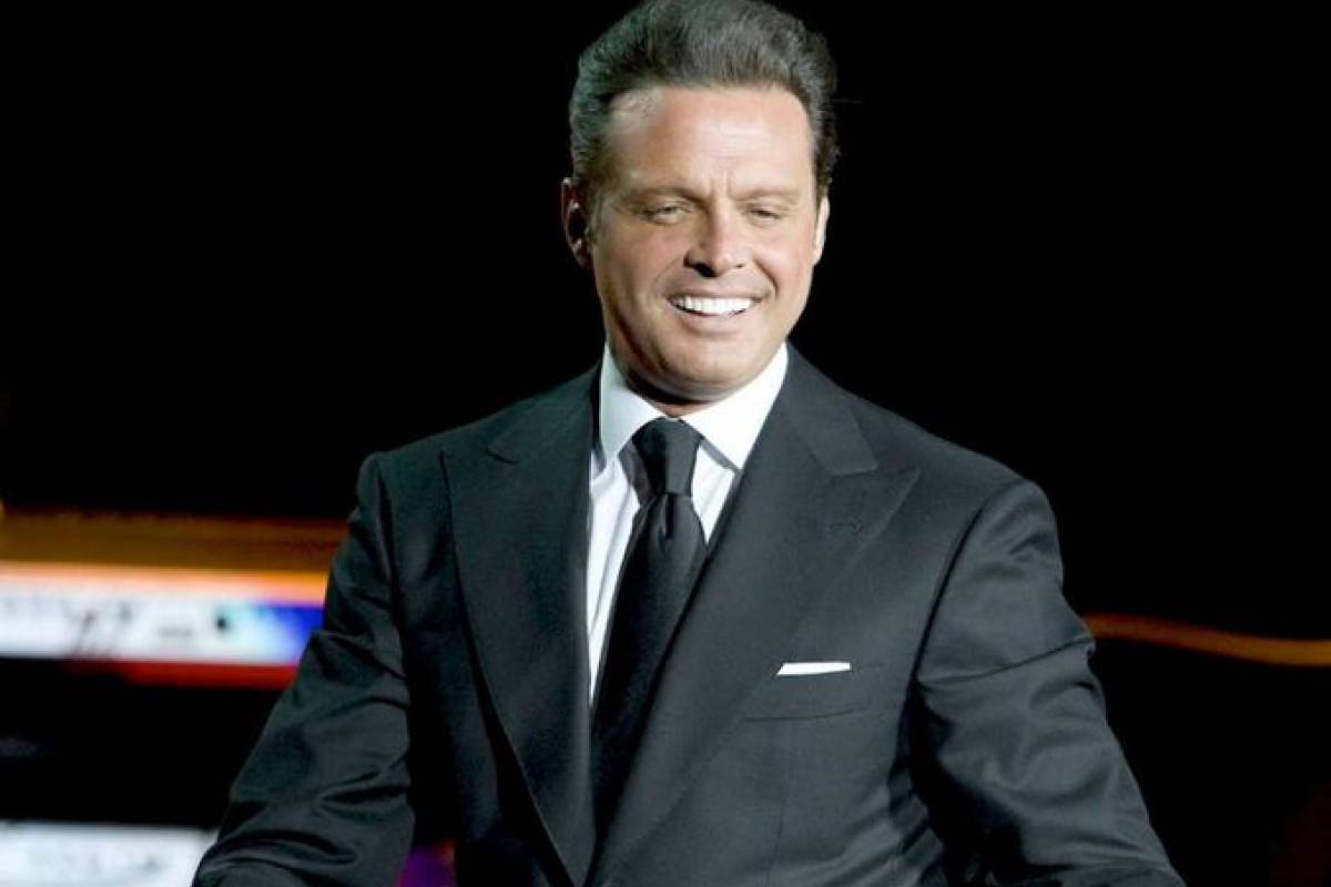 Luis Miguel se une a la campaña Quédate en casa