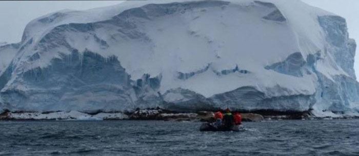 Aparece isla desconocida en la Antártida por el deshielo