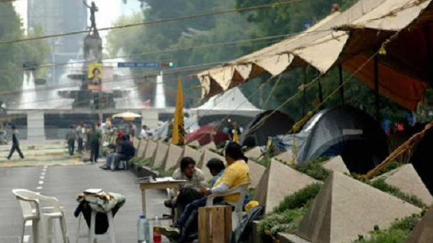 LA COSTUMBRE DEL PODER: A la autoridad hay que respetarla: AMLO