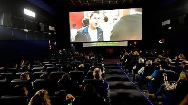 Avala Senado subtitular todas las películas proyectadas en cines