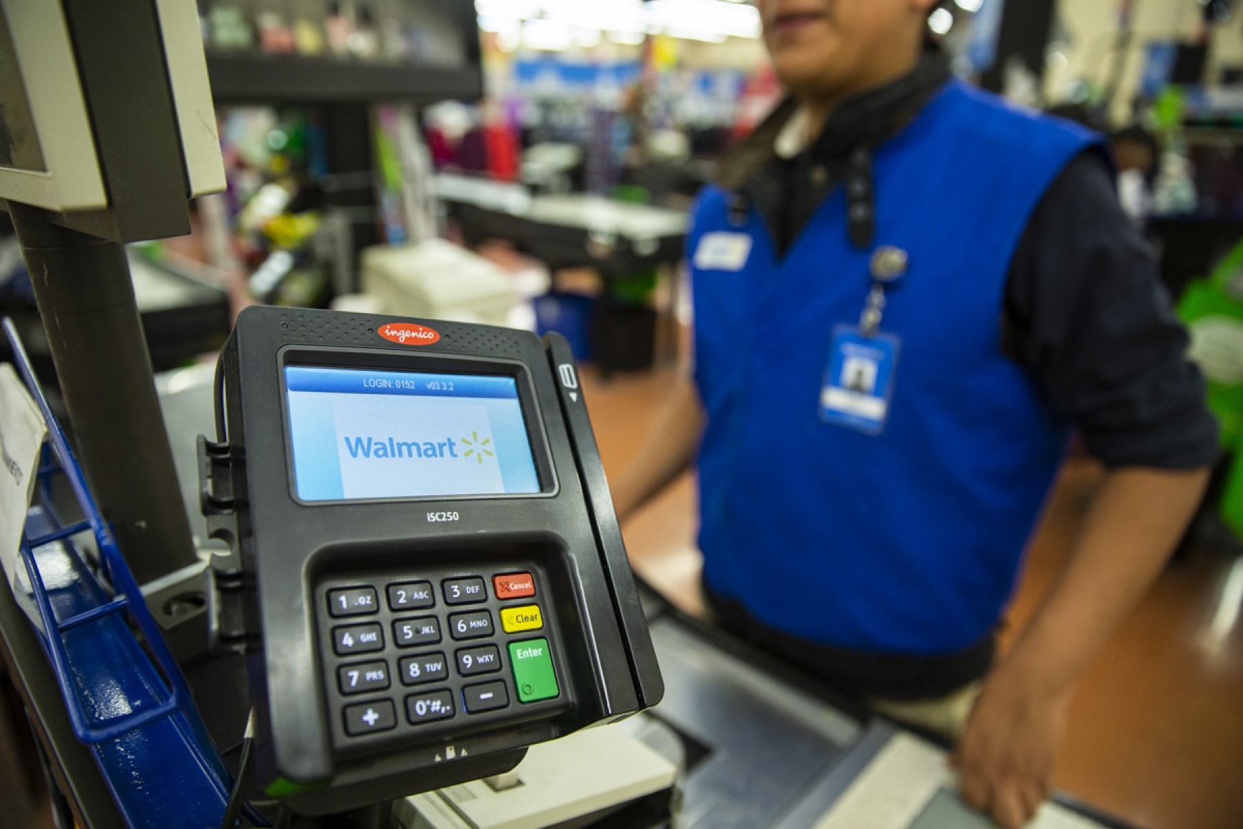 Walmart garantiza abasto de productos, así como no subir precios