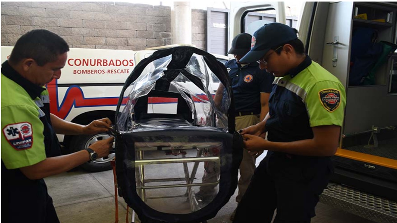 Bomberos de Veracruz diseñan cápsulas para pacientes con Covid-19