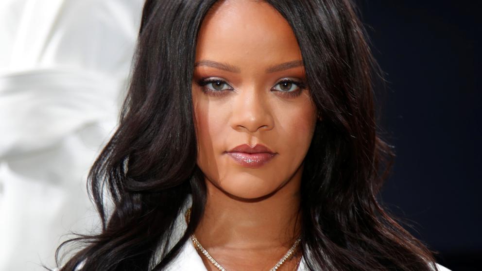 Rihanna dona 2 mdd para víctimas de violencia doméstica