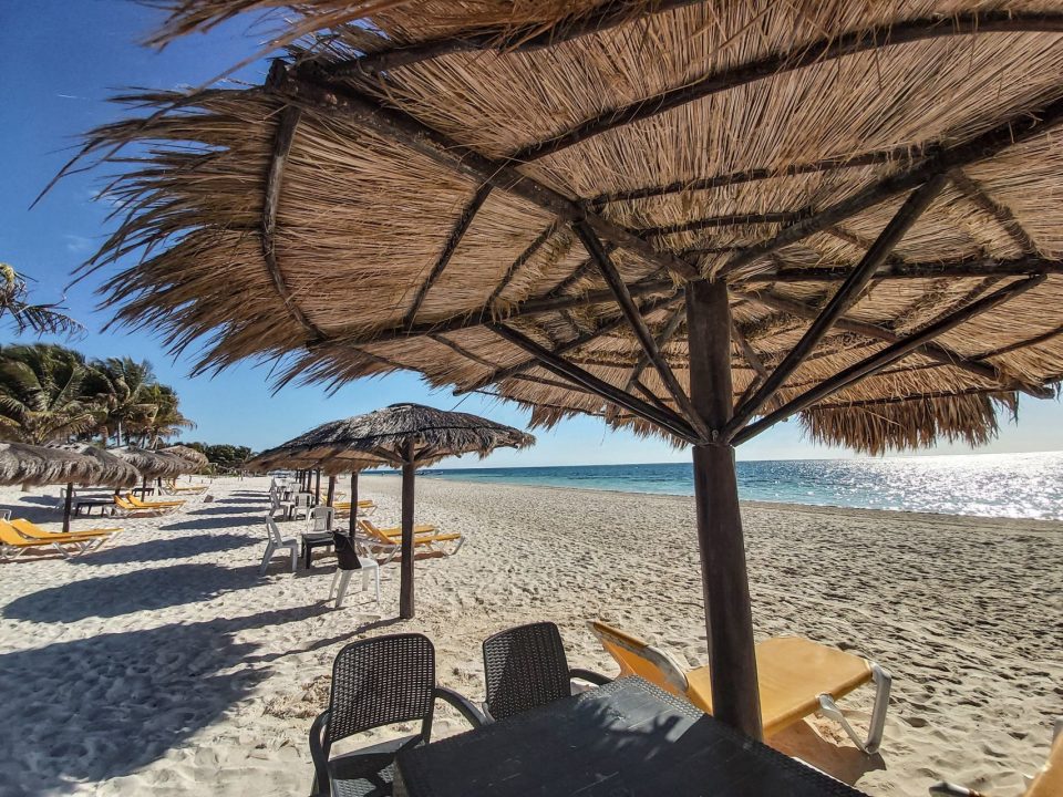 Quintana Roo, Guerrero, Baja California y Sinaloa cierran sus playas por coronavirus