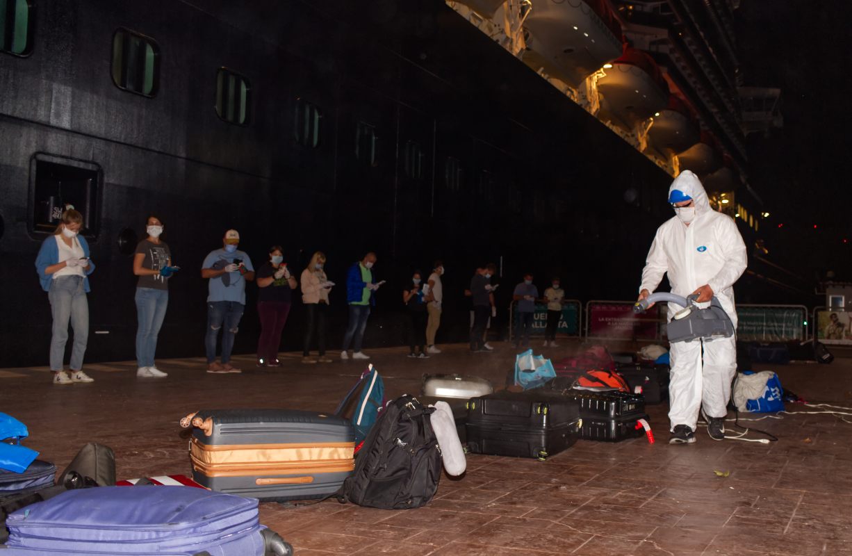 717 pasajeros de una tripulación regresan a sus países desde Puerto Vallarta