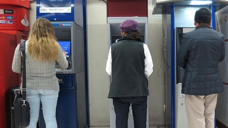 Iztapalapa propone suspender cobro de comisiones en cajeros automáticos durante la cuarentena