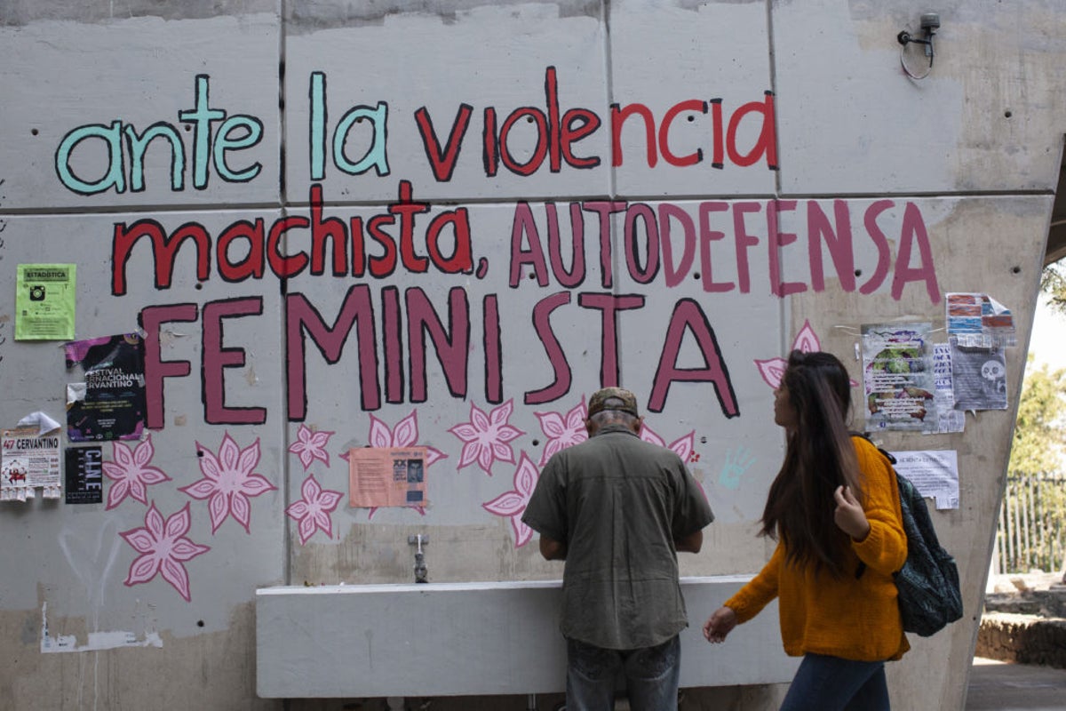Mujeres entregan instalaciones de la FCPyS de la UNAM “obligadas por la emergencia”
