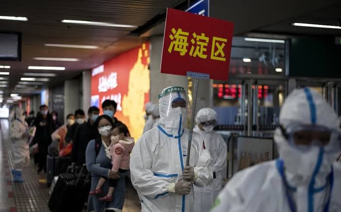 Detectan nuevo caso de COVID-19 en Wuhan luego de un mes sin contagios