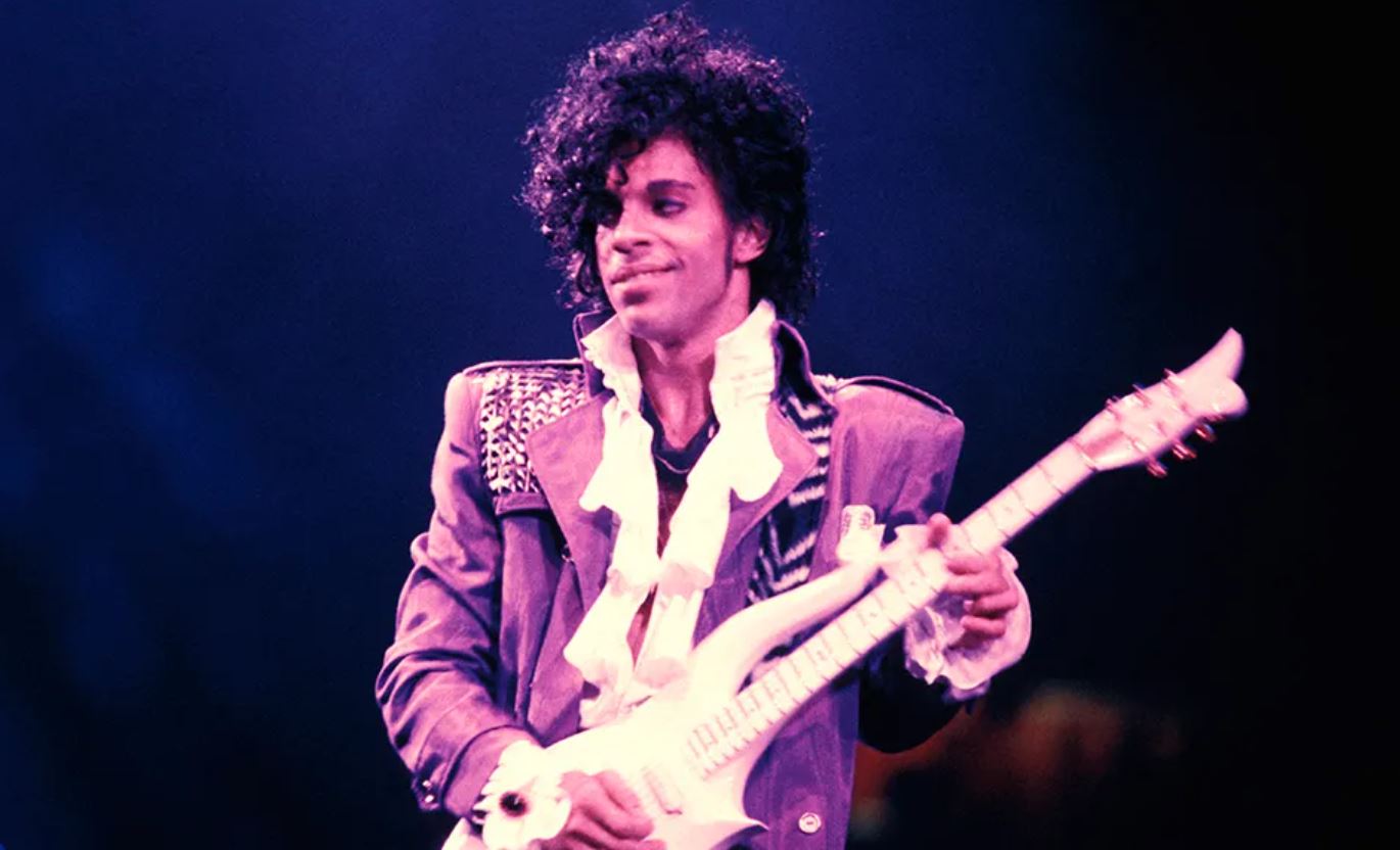 ¡No te pierdas un épico concierto de la gira del ‘Purple Rain’ de Prince!