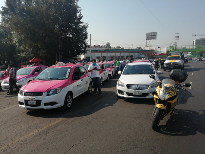 Taxistas ‘desquician’ Tlalpan; exigen apoyos ante Covid-19