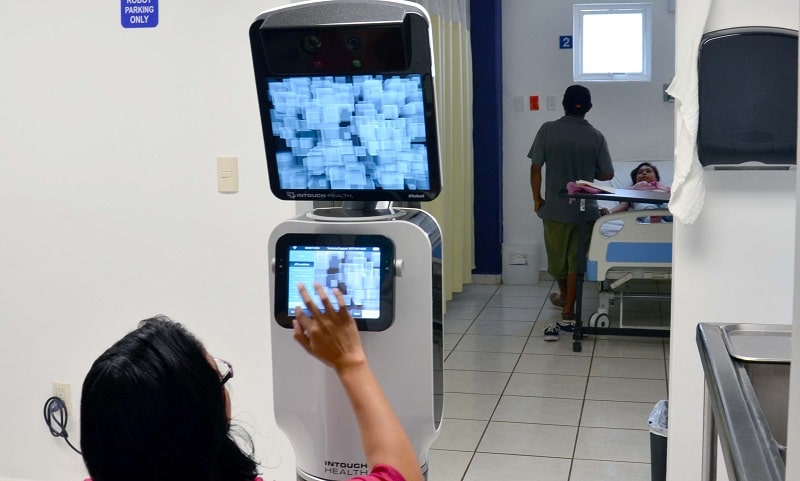 Telemedicina satelital conecta 35 hospitales públicos y centros de salud en zonas urbanas y rurales que atienden COVID-19