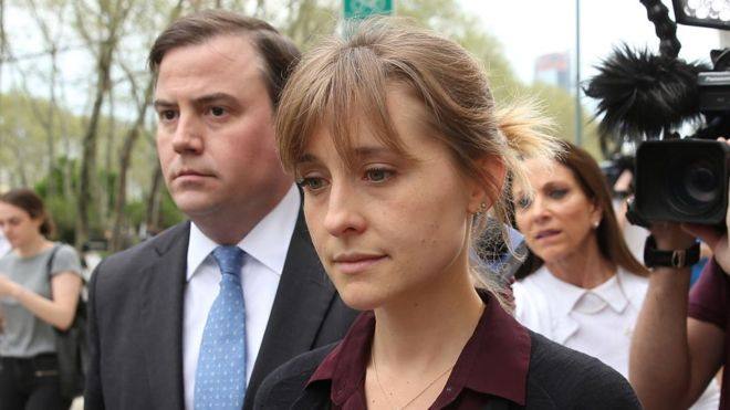 Allison Mack, actriz de Smallville se declara culpable de tráfico sexual