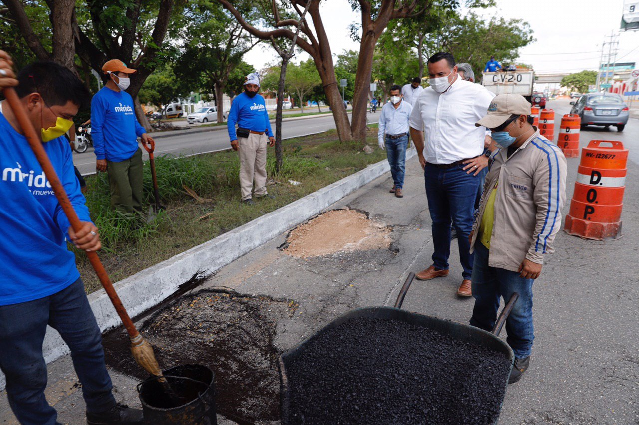 Ayuntamiento de Mérida intensifica las labores de bacheo ante los daños que dejó “Cristóbal”