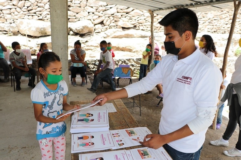 Convoca Conafe a mujeres y hombres a participar como líderes para la educación comunitaria