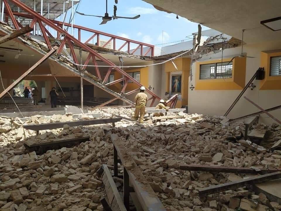 Se desploma techo de parroquia en Zapopan, Jalisco