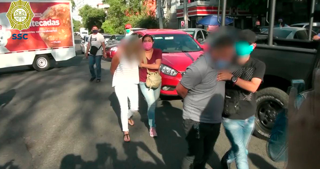 Detienen a pareja que chocaba coches para extorsionar