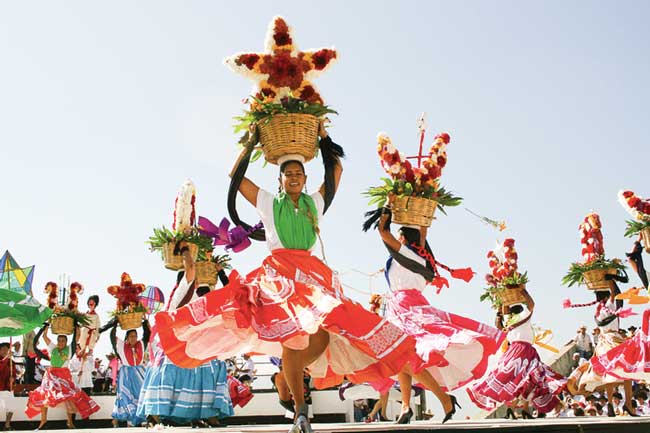 Posponen fiesta de Guelaguetza hasta diciembre