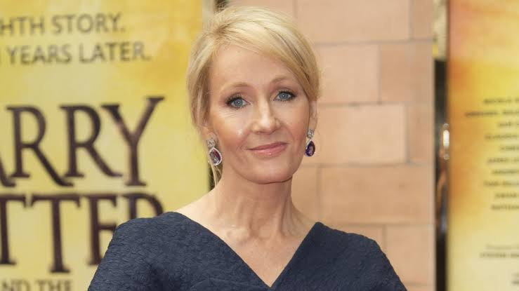 Nuevamente, J.K. Rowling es acusada de transfobia en redes sociales
