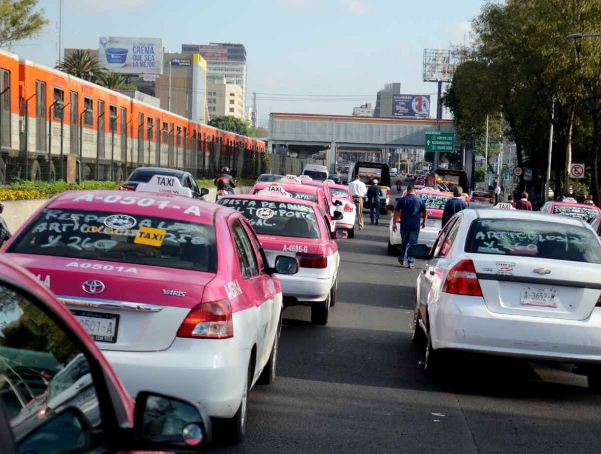 Taxistas amagan con colapsar la CDMX este jueves
