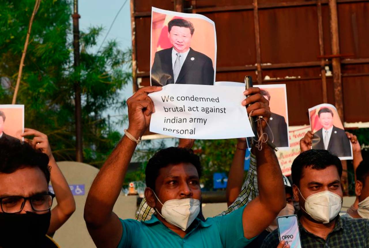 Al menos 20 soldados indios mueren en enfrentamiento con China