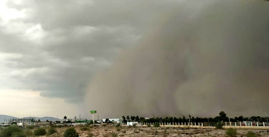 VIDEO: Tormenta de arena sorprende a Torreón