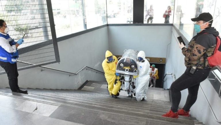 En cápsula para Covid-19, trasladan a hombre del Metro Zapata a un hospital